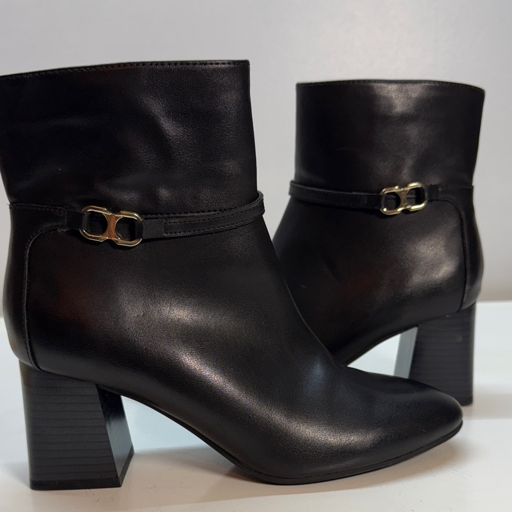 Liz Claiborne Black Ankle Booties with Gold Accent - Picture 4 of 7